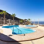 Home2book Escape & Pool, Only Adults
