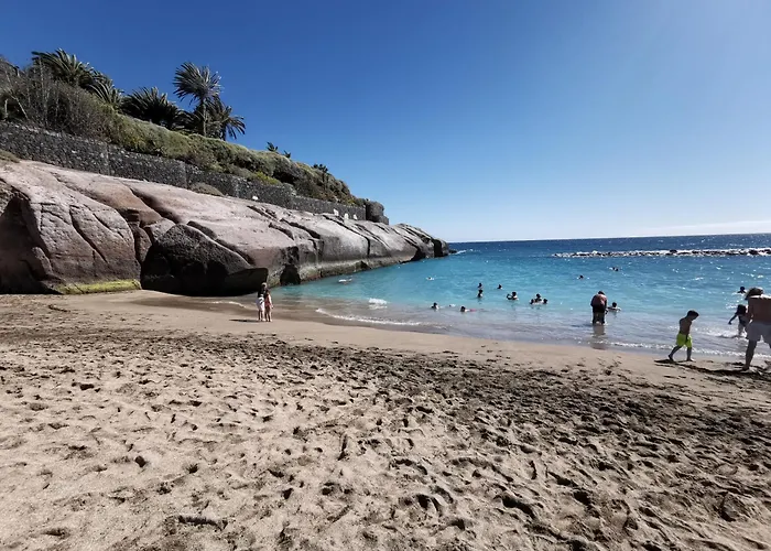 Home2book Escape & Pool, Only Adults アパート